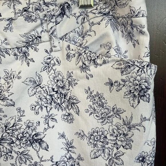 MARIO SERRANI Italy Stretch Pretty Light Blue Floral Ankle Crop Pants Size 14 - Picture 4 of 10